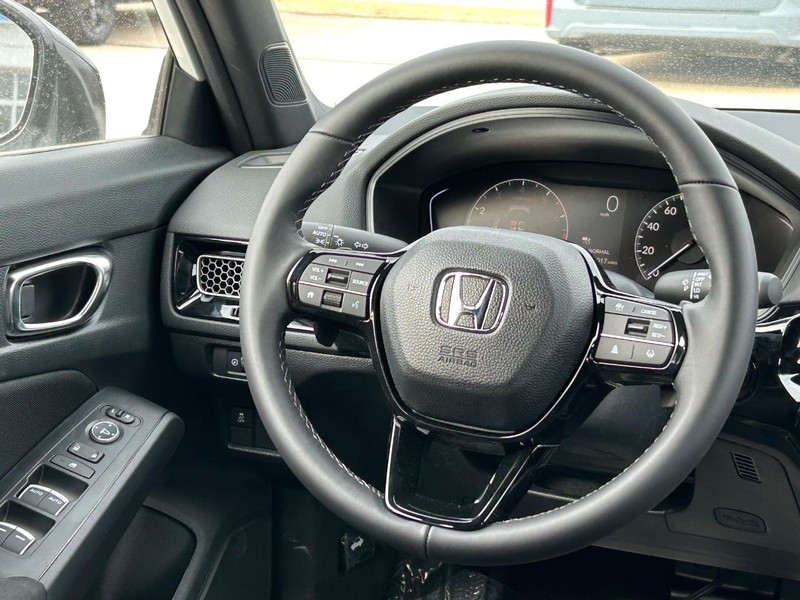Honda Civic Hatchback Vehicle Image 9