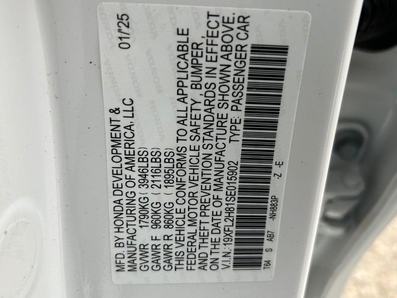 Honda Civic Hatchback Vehicle Image 16