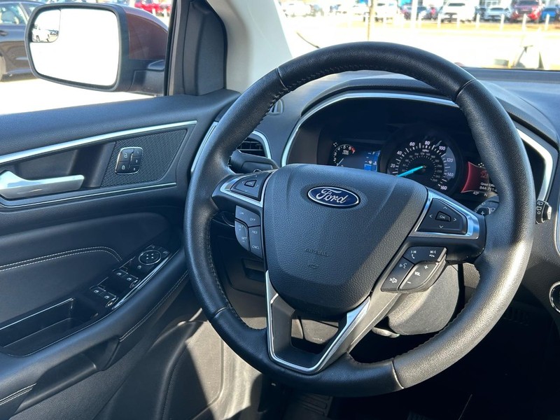 Ford Edge Vehicle Image 14