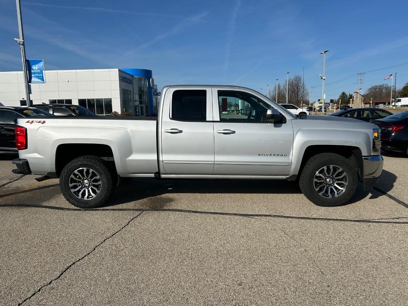 Chevrolet Silverado 1500 Vehicle Image 2