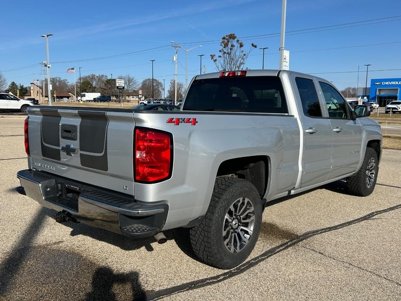 Chevrolet Silverado 1500 Vehicle Image 3