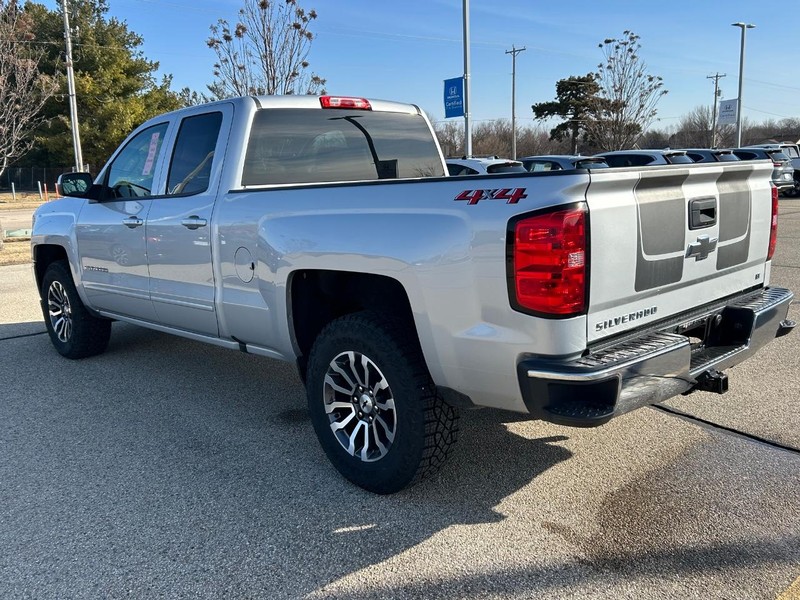 Chevrolet Silverado 1500 Vehicle Image 6