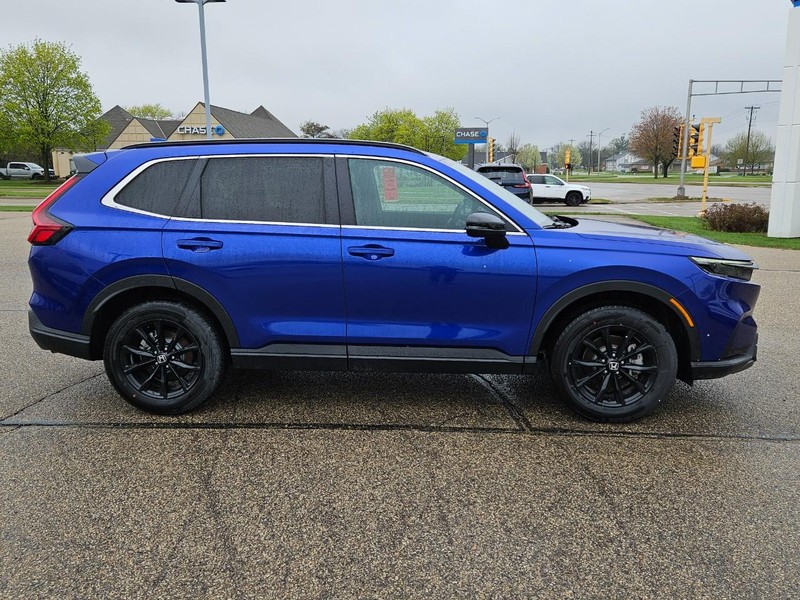 Honda CR-V Hybrid Vehicle Image 2