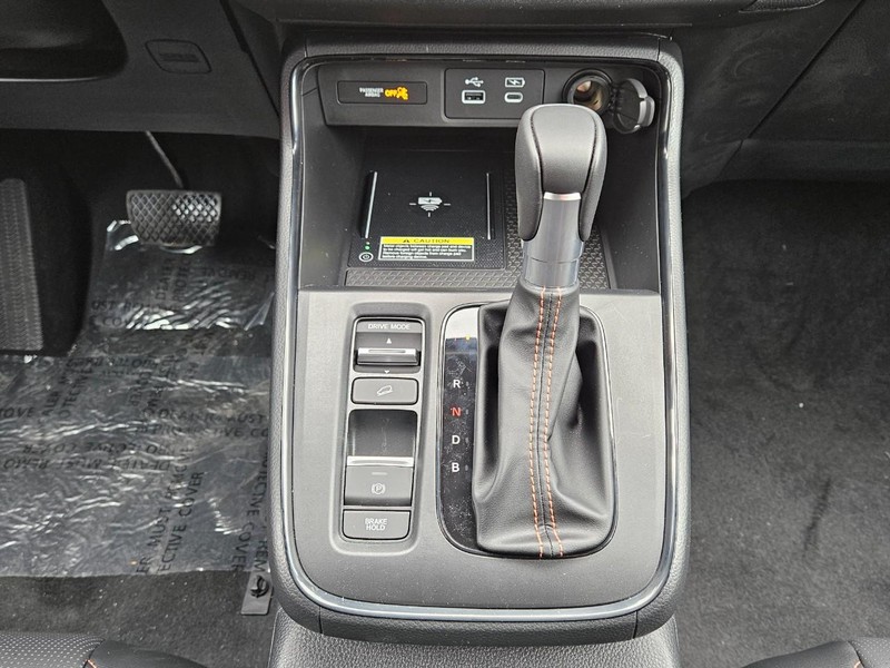 Honda CR-V Hybrid Vehicle Image 8