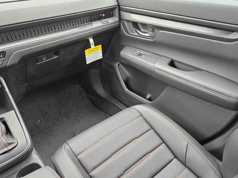 Honda CR-V Hybrid Vehicle Image 10