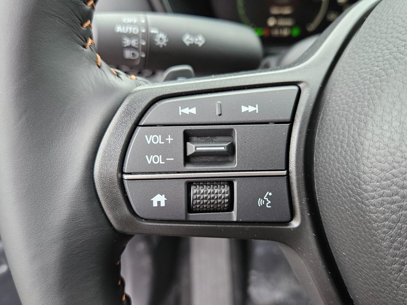 Honda CR-V Hybrid Vehicle Image 11