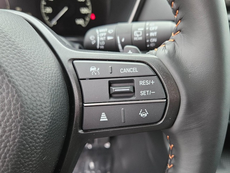 Honda CR-V Hybrid Vehicle Image 12