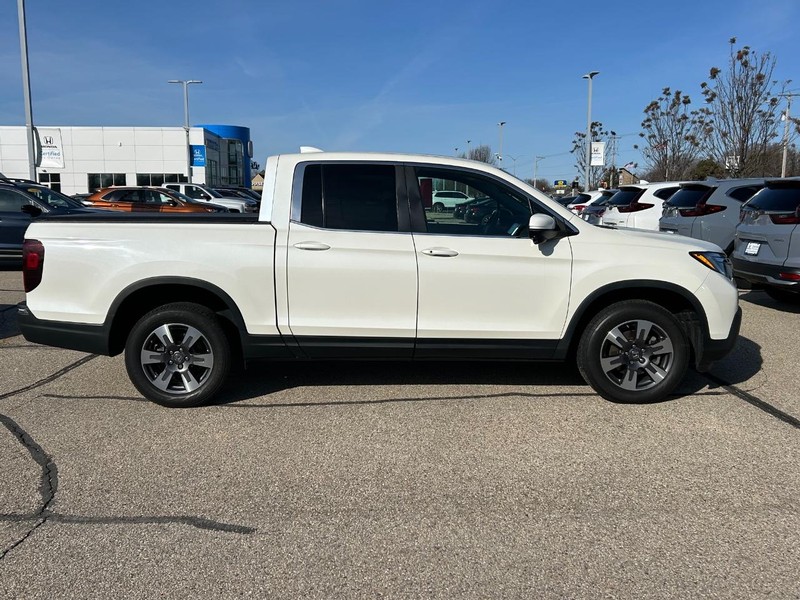 Honda Ridgeline Vehicle Image 2