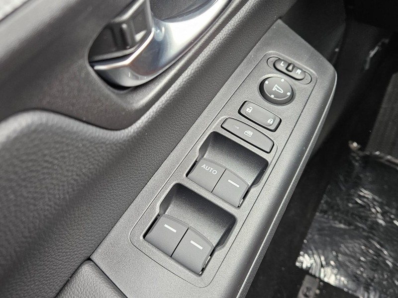 Honda CR-V Vehicle Image 15