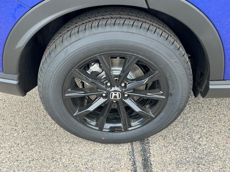 Honda CR-V Hybrid Vehicle Image 4