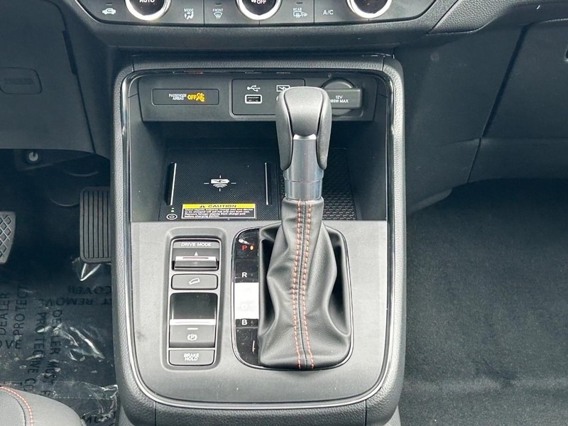 Honda CR-V Hybrid Vehicle Image 8
