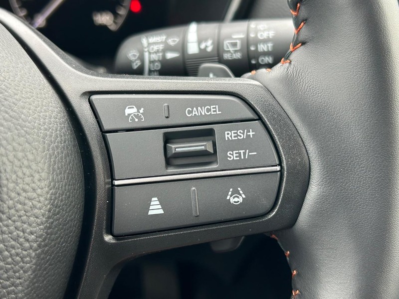 Honda CR-V Hybrid Vehicle Image 12