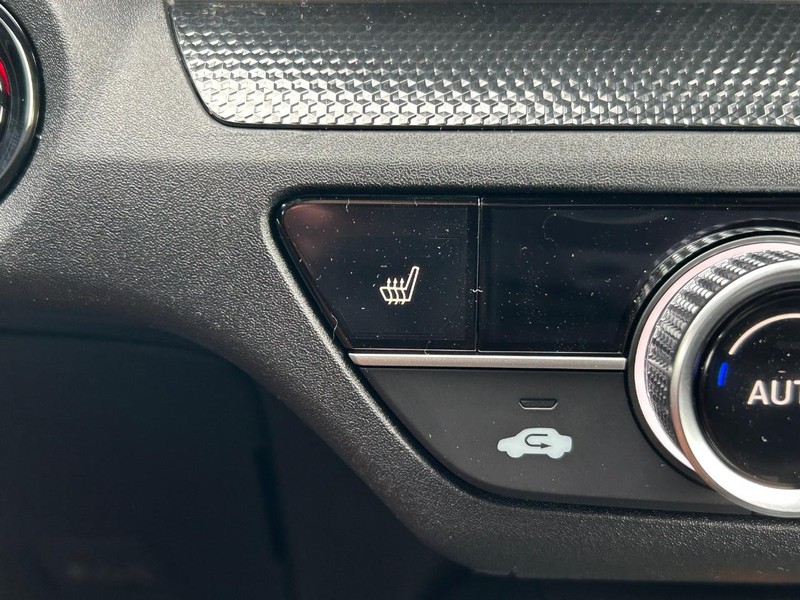 Honda CR-V Hybrid Vehicle Image 14