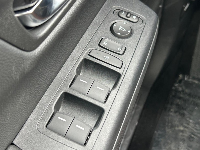 Honda CR-V Hybrid Vehicle Image 15