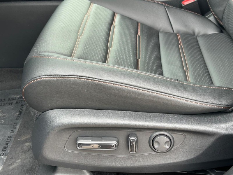 Honda CR-V Hybrid Vehicle Image 16
