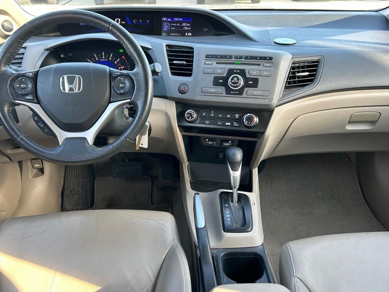 Honda Civic Sedan Vehicle Image 10