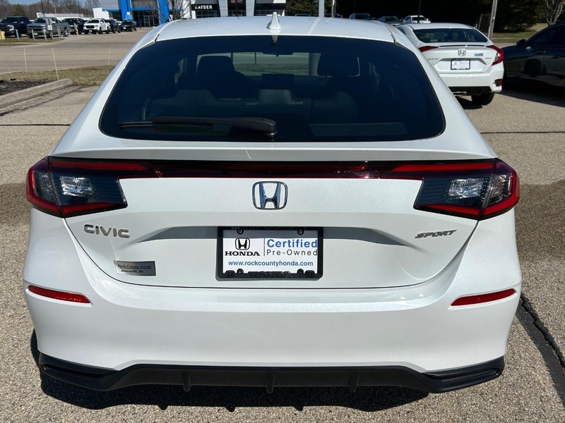 Honda Civic Hatchback Vehicle Image 4
