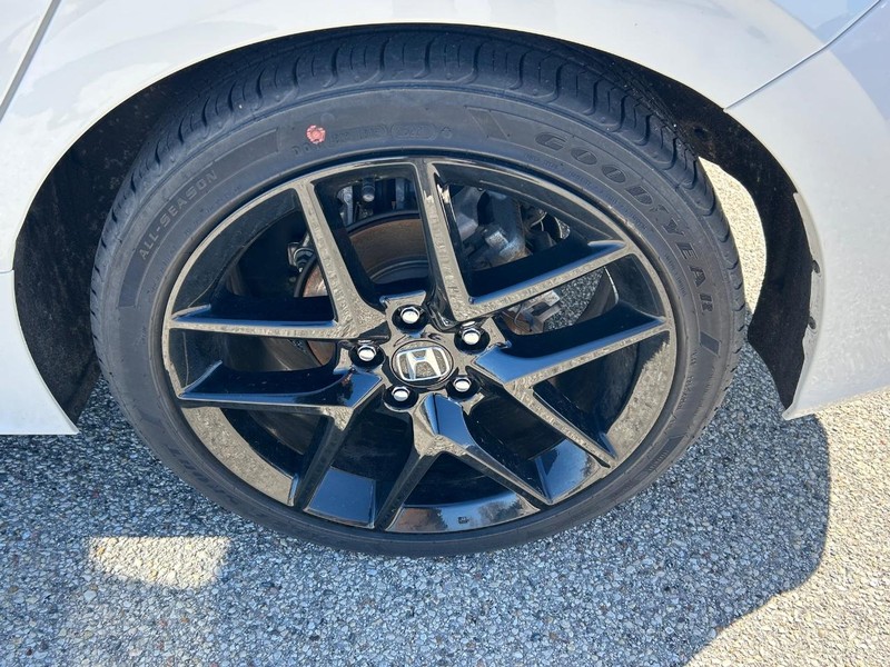 Honda Civic Hatchback Vehicle Image 6