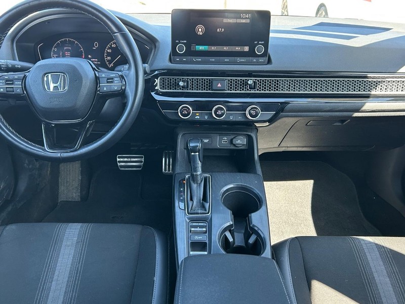 Honda Civic Hatchback Vehicle Image 10