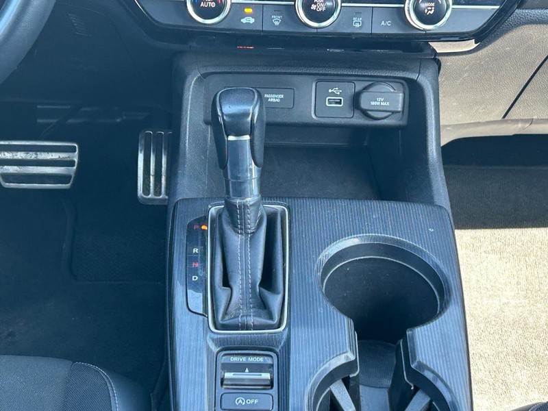 Honda Civic Hatchback Vehicle Image 12