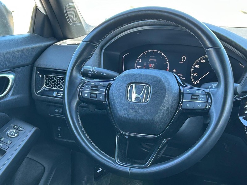 Honda Civic Hatchback Vehicle Image 13