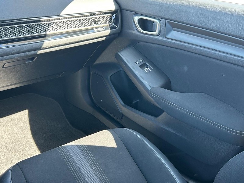 Honda Civic Hatchback Vehicle Image 14