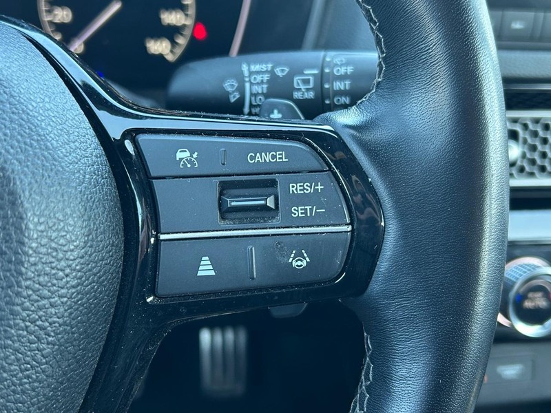 Honda Civic Hatchback Vehicle Image 16