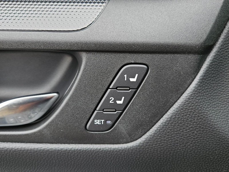 Honda CR-V Hybrid Vehicle Image 11