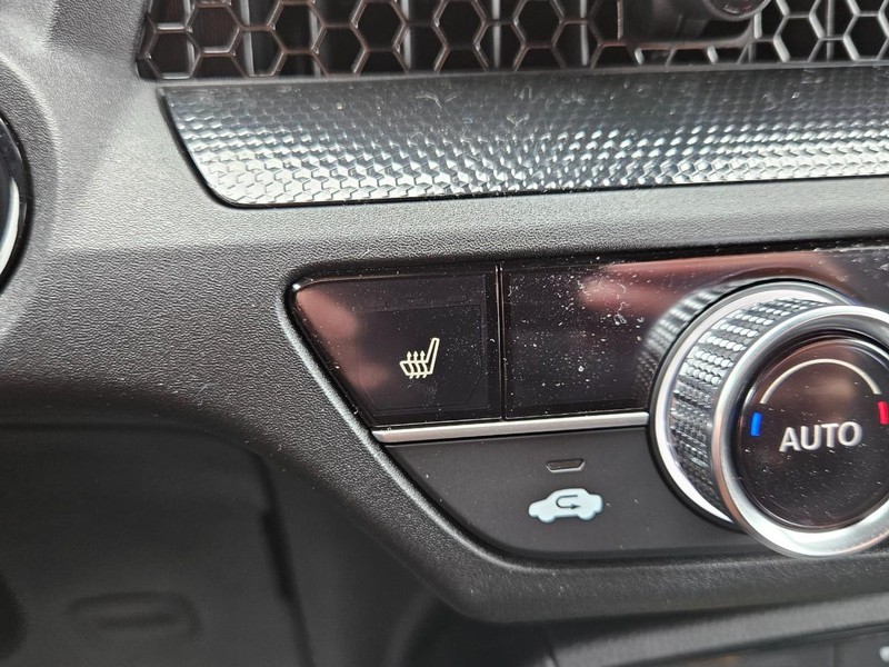 Honda CR-V Hybrid Vehicle Image 15