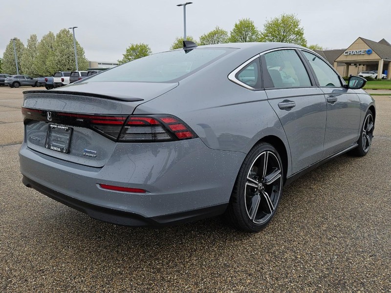 Honda Accord Hybrid Vehicle Image 3