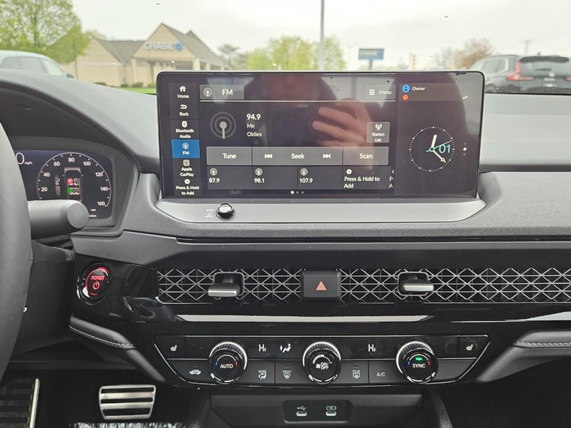 Honda Accord Hybrid Vehicle Image 7