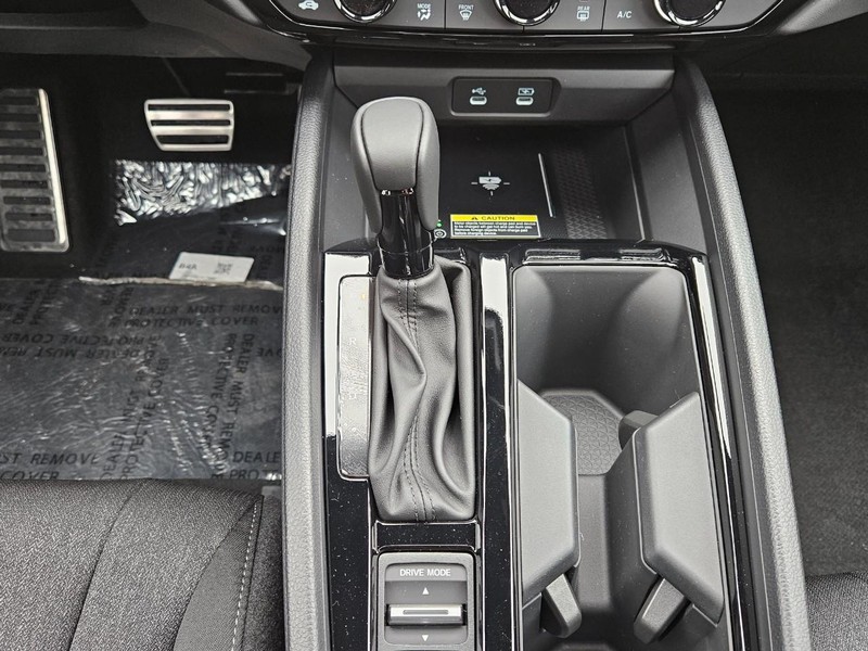 Honda Accord Hybrid Vehicle Image 8