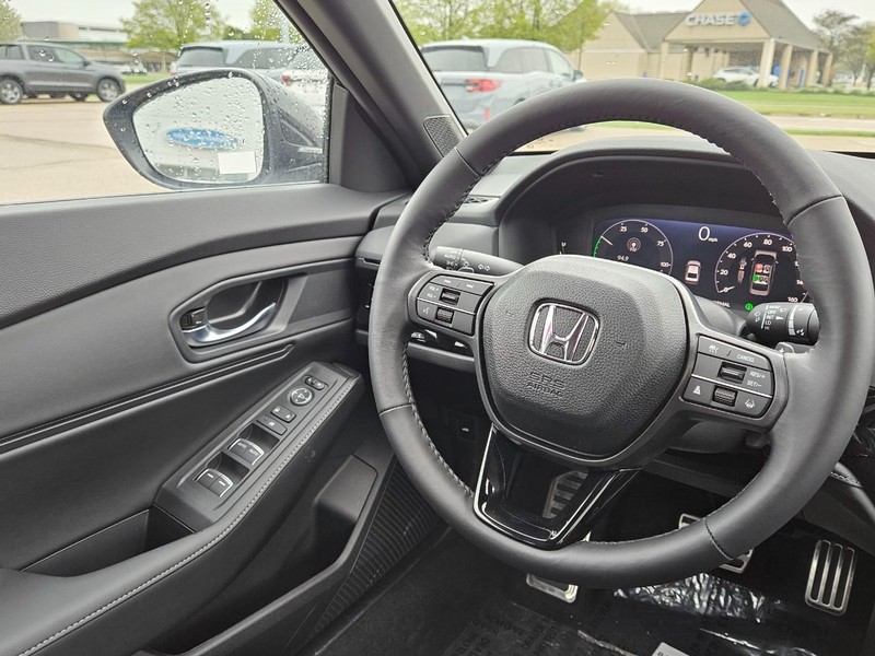 Honda Accord Hybrid Vehicle Image 9