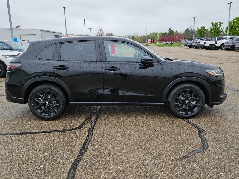 Honda HR-V Vehicle Image 2