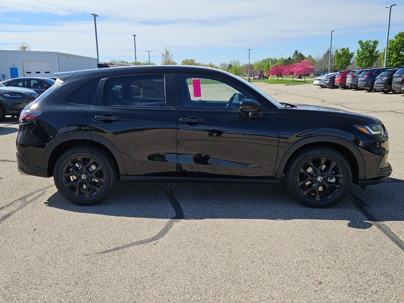 Honda HR-V Vehicle Image 2