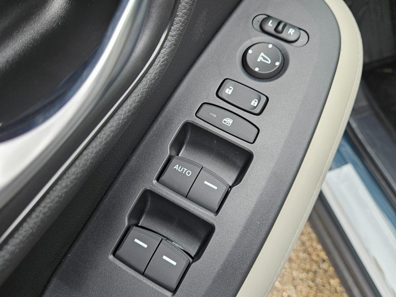 Honda HR-V Vehicle Image 15