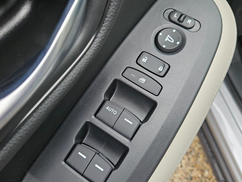 Honda HR-V Vehicle Image 14