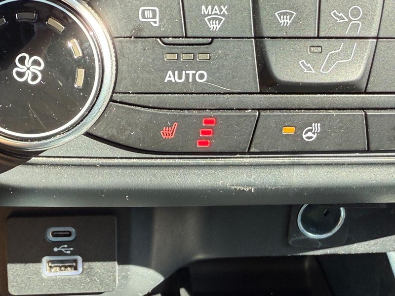 Ford Maverick Vehicle Image 20