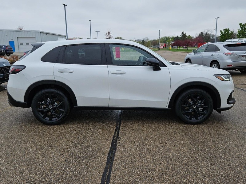 Honda HR-V Vehicle Image 2