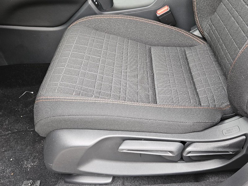 Honda HR-V Vehicle Image 16