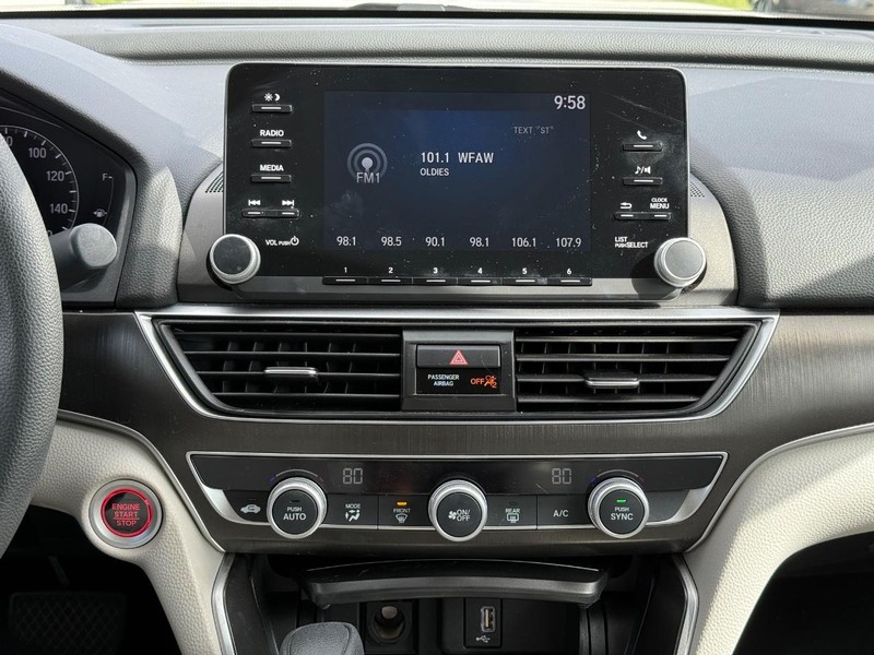 Honda Accord Sedan Vehicle Image 11