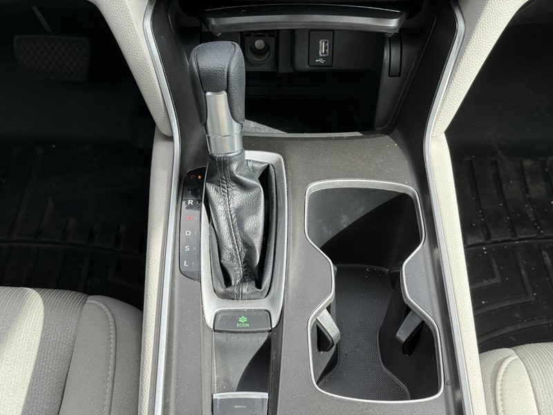 Honda Accord Sedan Vehicle Image 12