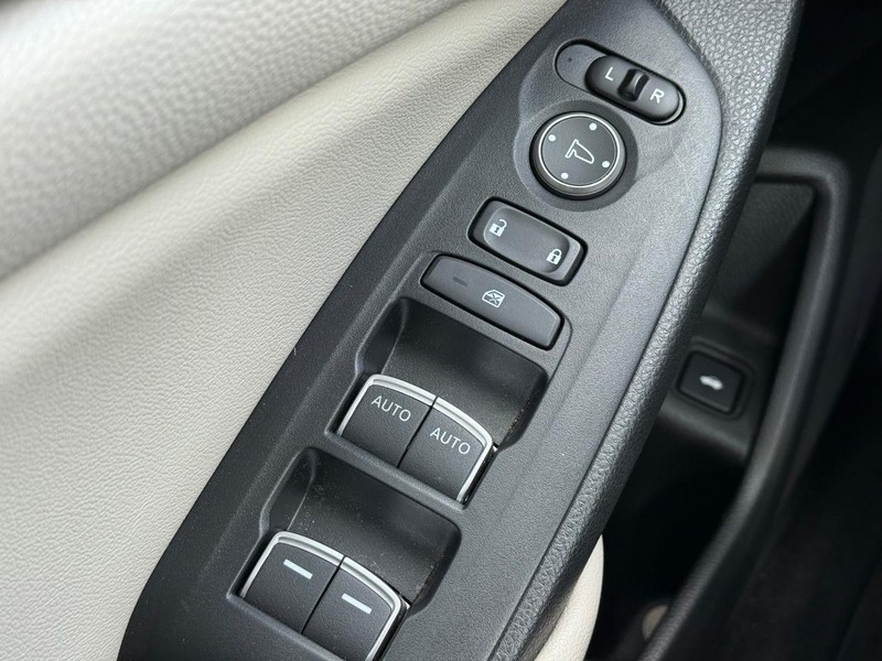 Honda Accord Sedan Vehicle Image 19
