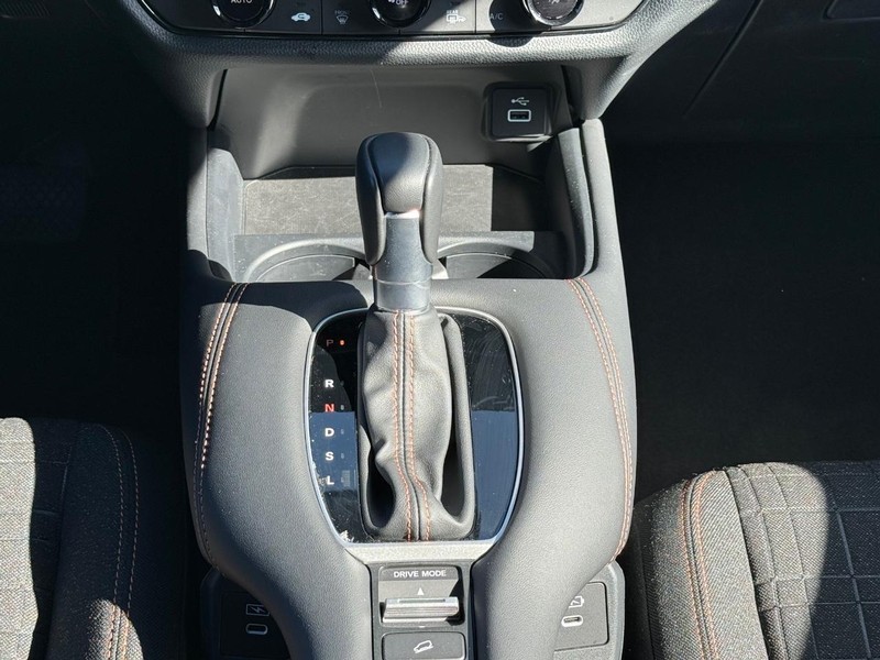 Honda HR-V Vehicle Image 13