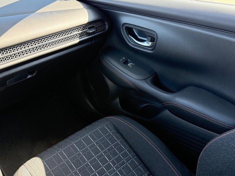 Honda HR-V Vehicle Image 15