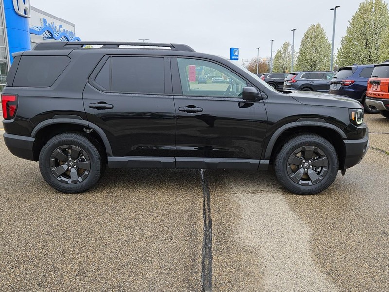 Honda Passport Vehicle Image 2