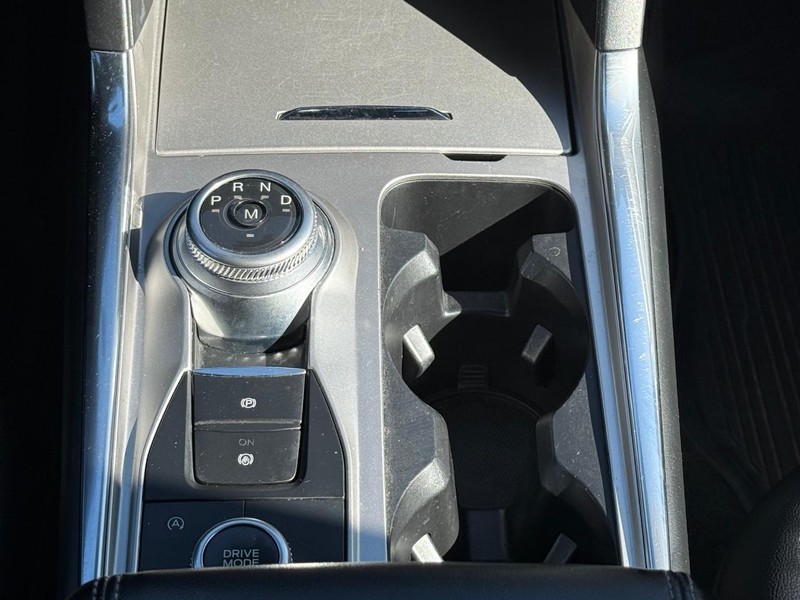 Ford Explorer Vehicle Image 12