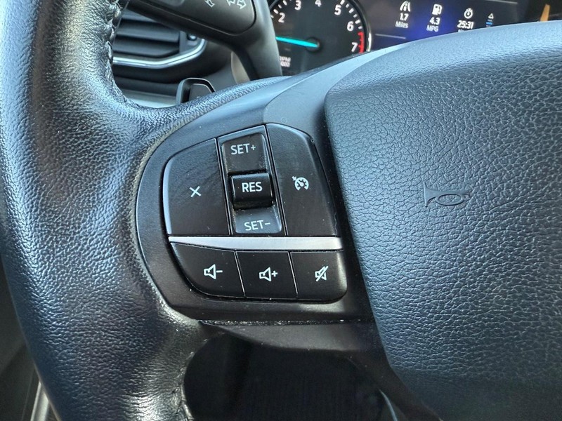 Ford Explorer Vehicle Image 15