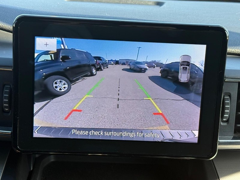 Ford Explorer Vehicle Image 18