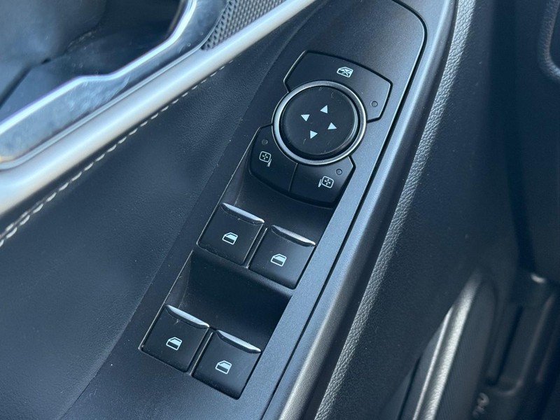 Ford Explorer Vehicle Image 20